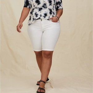 TORRID BERMUDA SHORTS WHITE STRETCH HIGH RISE